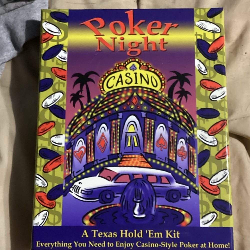 Poker Night Casino Texas Hold 'Em Kit - Purple